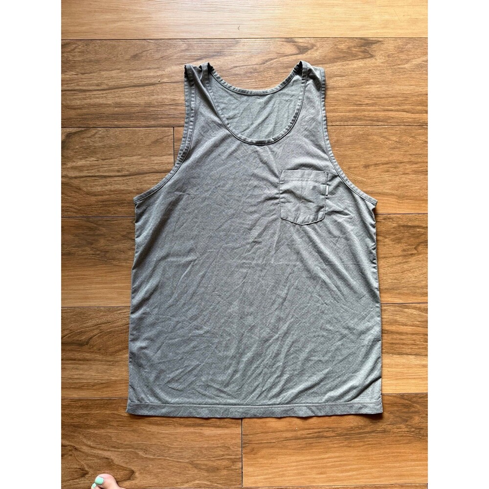 Vuori Tradewind Performance Tank Men’s Medium Green Pocket Running Top